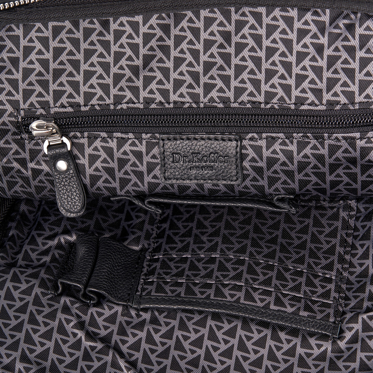 Сумка через плечо Dr.Koffer из натуральной кожи черная