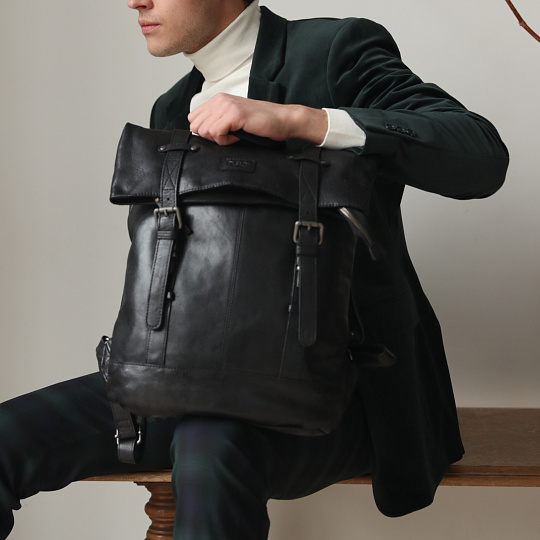 Рюкзак Dr.Koffer из натуральной кожи черный