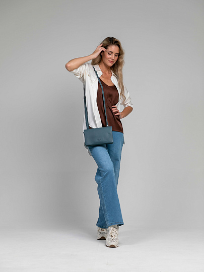 Сумка через плечо Dr.Koffer из натуральной кожи голубая