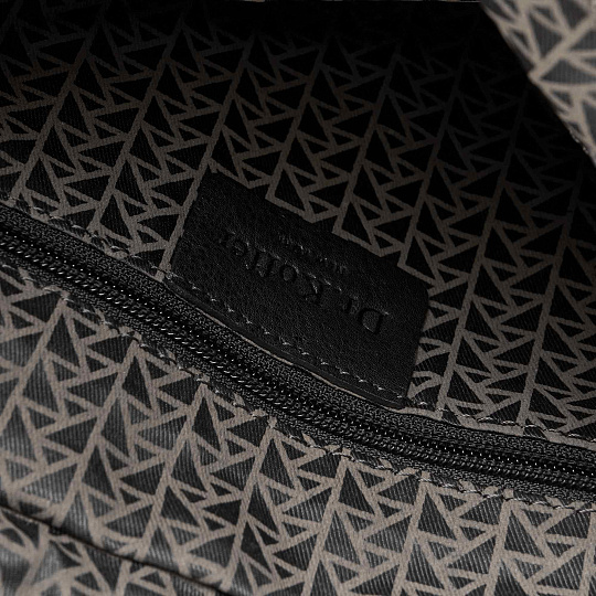 Сумка через плечо Dr.Koffer из натуральной кожи черная