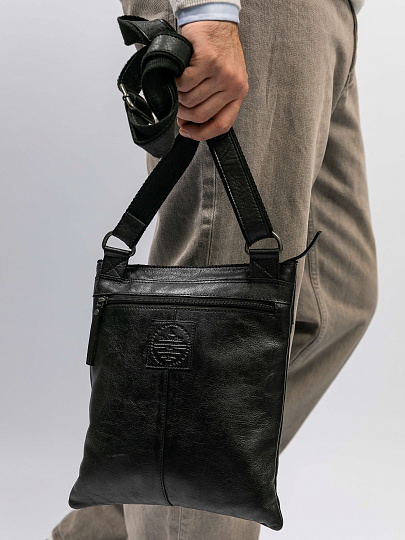 Сумка через плечо Dr.Koffer из натуральной кожи черная