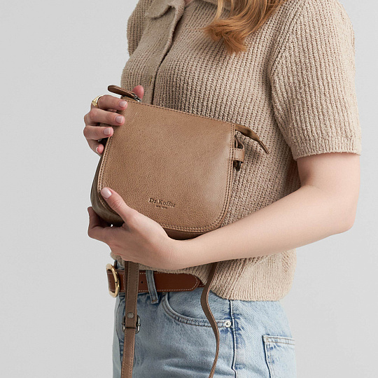 Женская сумка Dr.Koffer из натуральной кожи бежевая