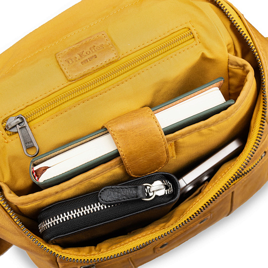 Рюкзак Dr.Koffer из натуральной кожи желтый