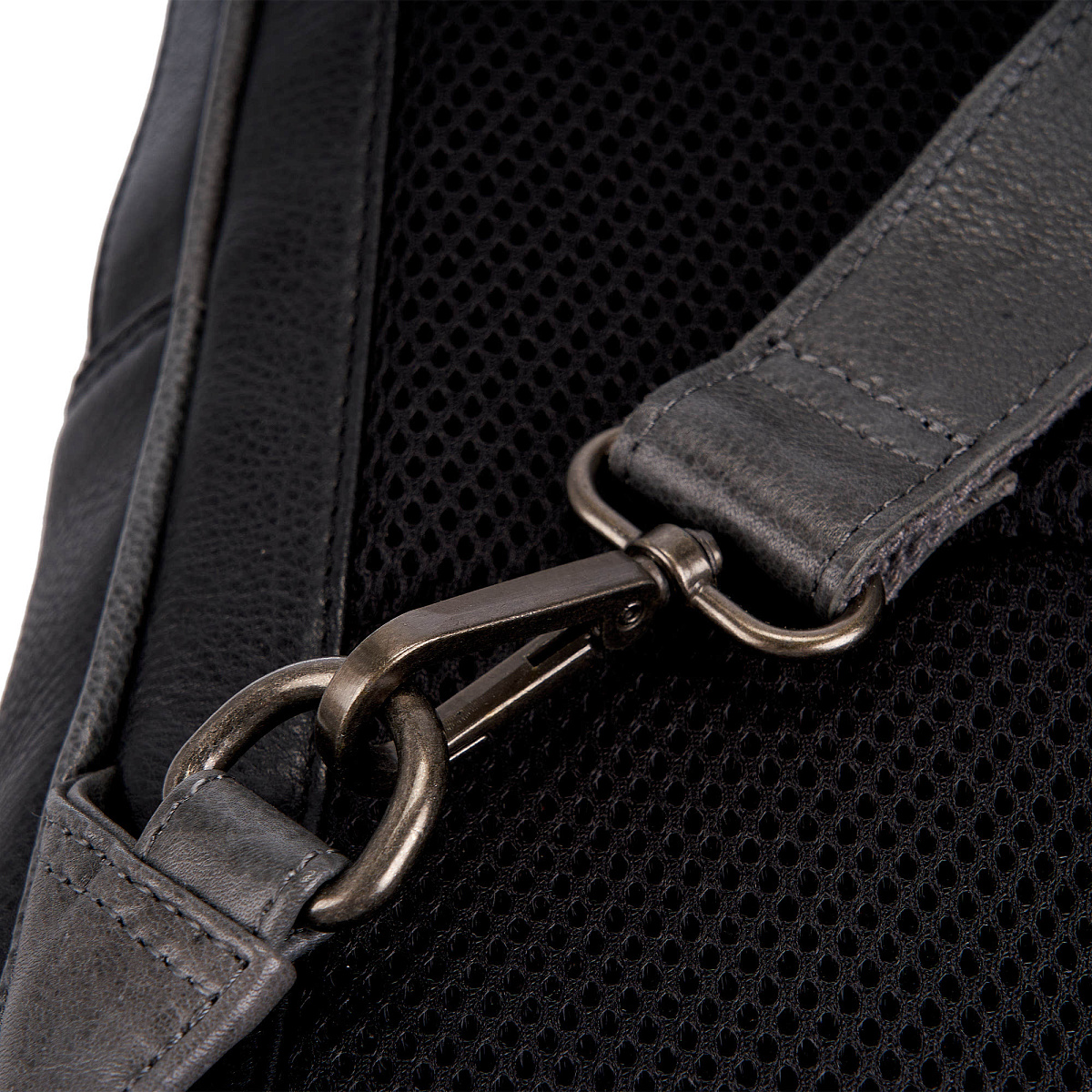 Рюкзак Dr.Koffer из натуральной кожи черный
