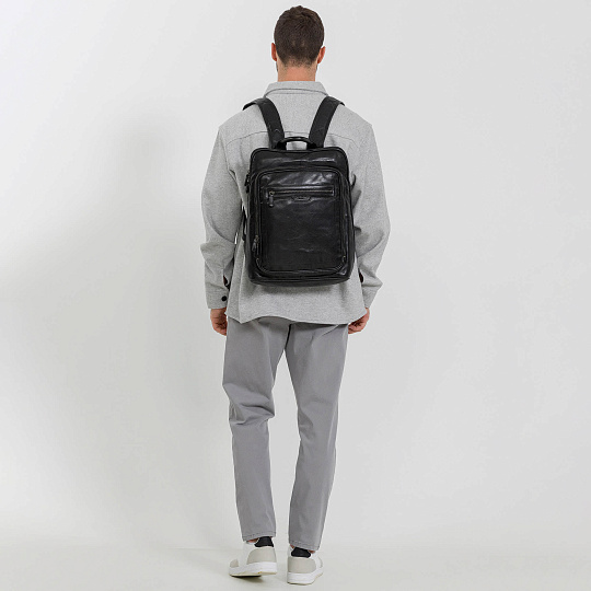 Рюкзак Dr.Koffer из натуральной кожи черный