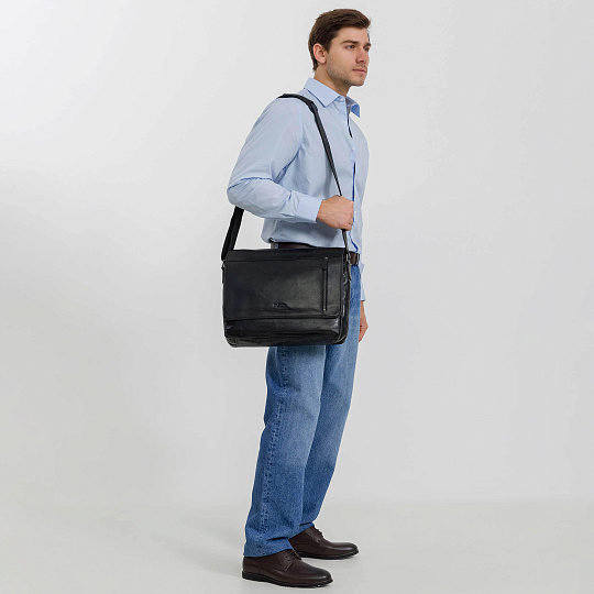 Сумка через плечо Dr.Koffer из натуральной кожи черная