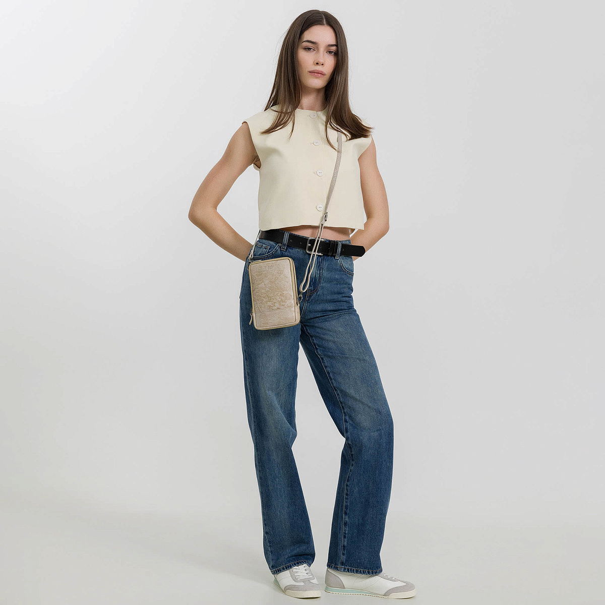 Сумка через плечо Dr.Koffer из натуральной кожи бежевая