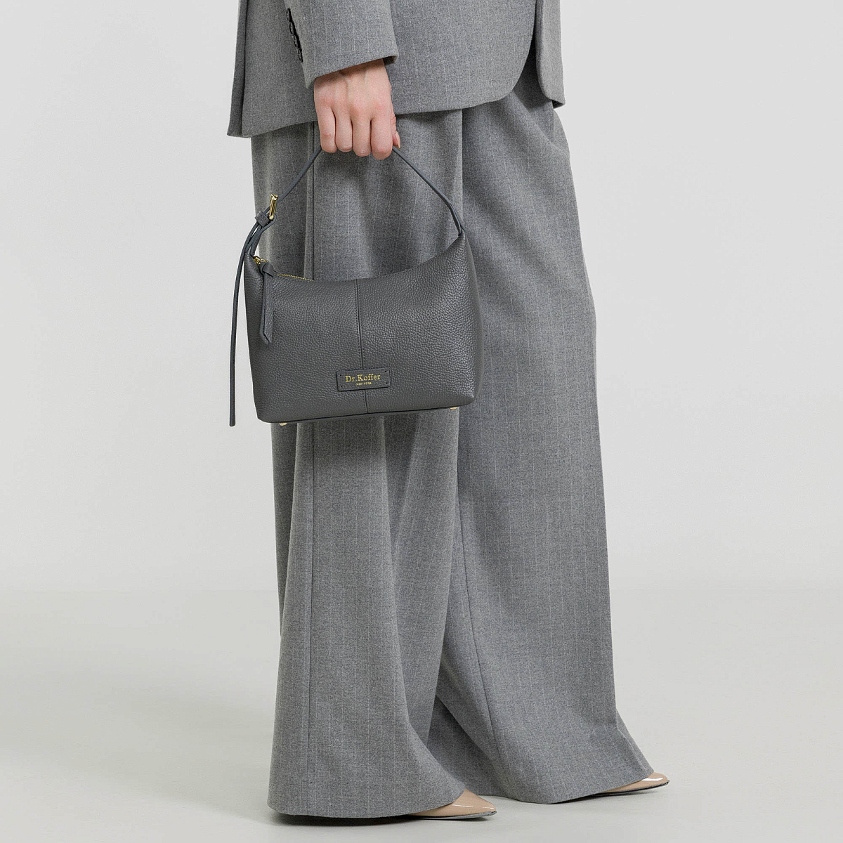 Женская сумка  Dr. Koffer из натуральной кожи серая