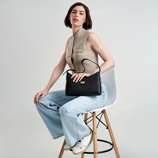 Женская сумка Dr. Koffer из натуральной кожи черная