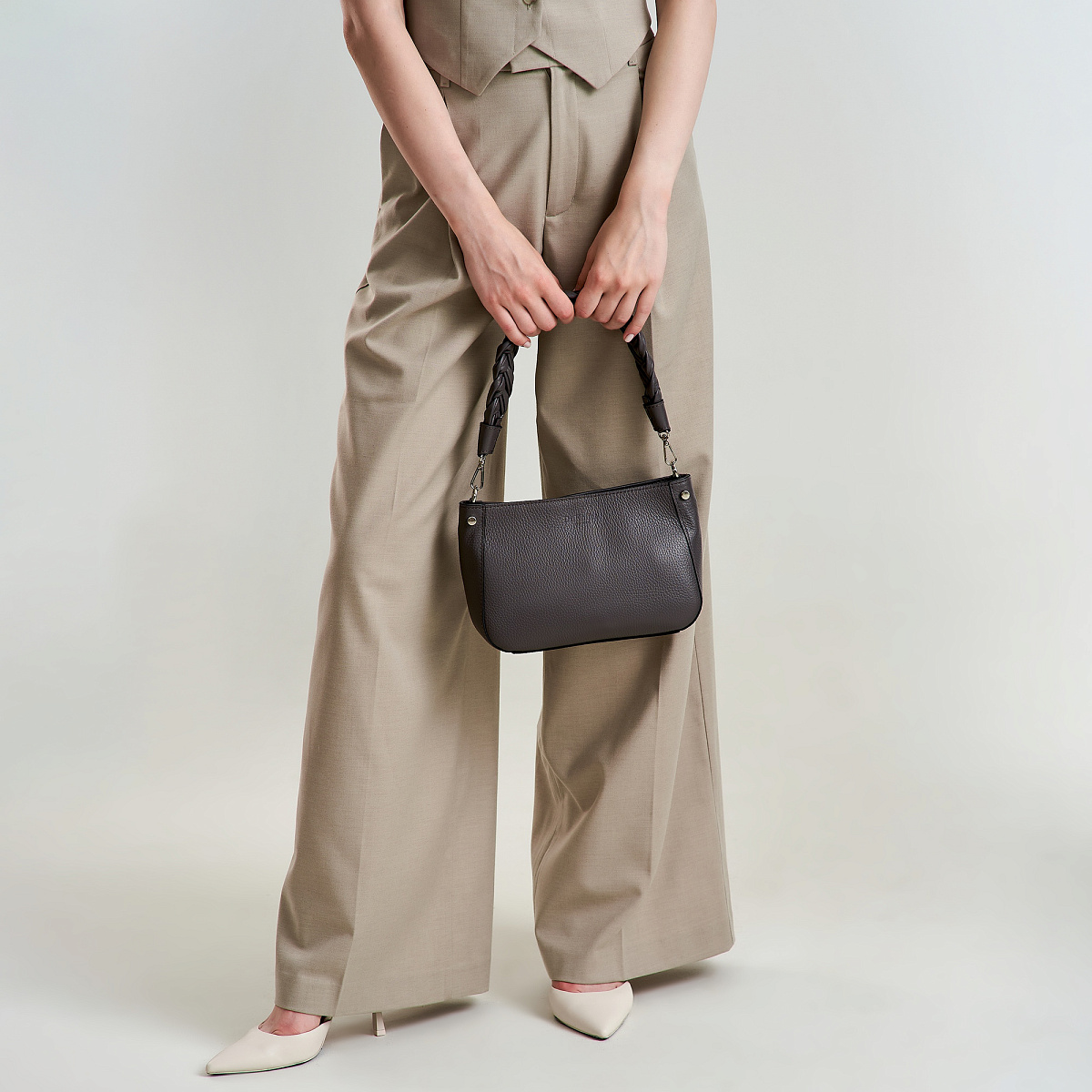 Женская сумка Dr. Koffer из натуральной кожи серая