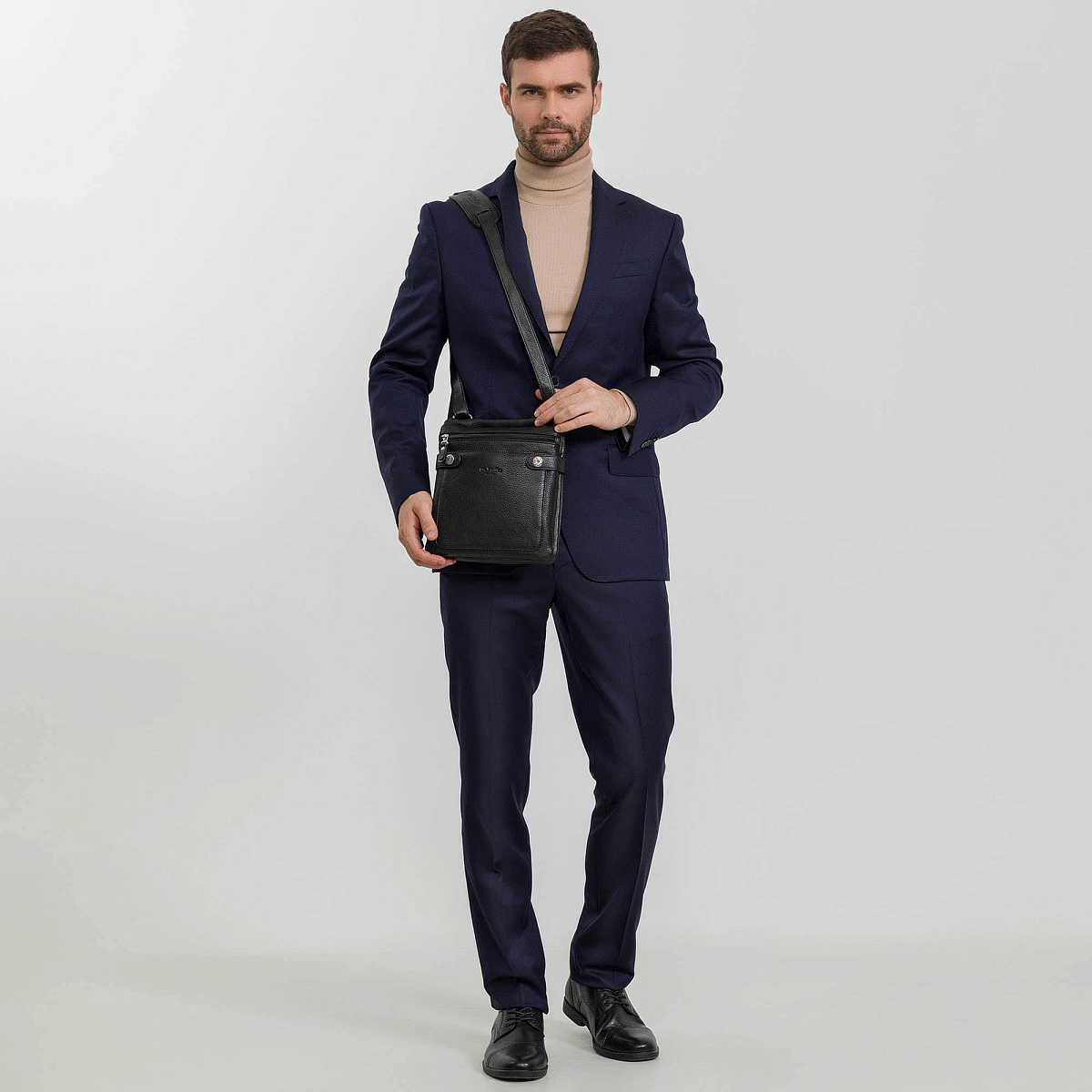 Сумка через плечо Dr.Koffer из натуральной кожи черная