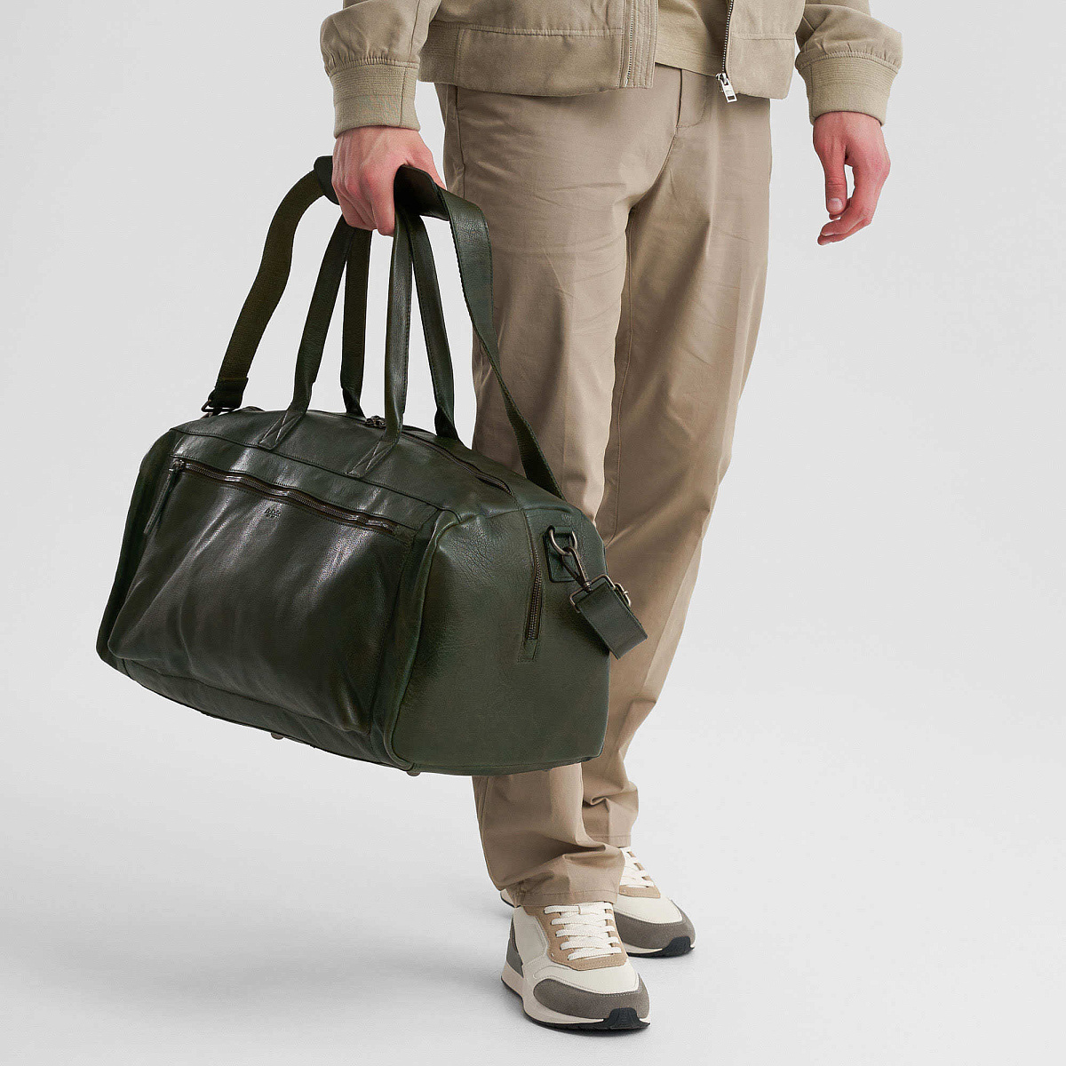 Сумка дорожная Dr.Koffer из натуральной кожи зеленая