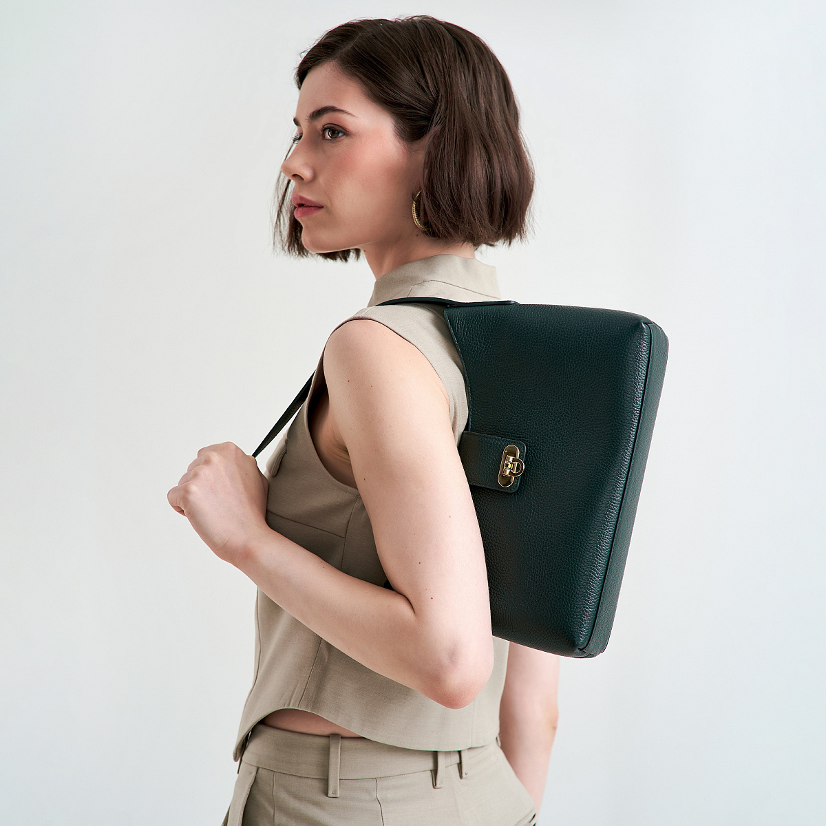 Женская сумка  Dr. Koffer из натуральной кожи зеленая