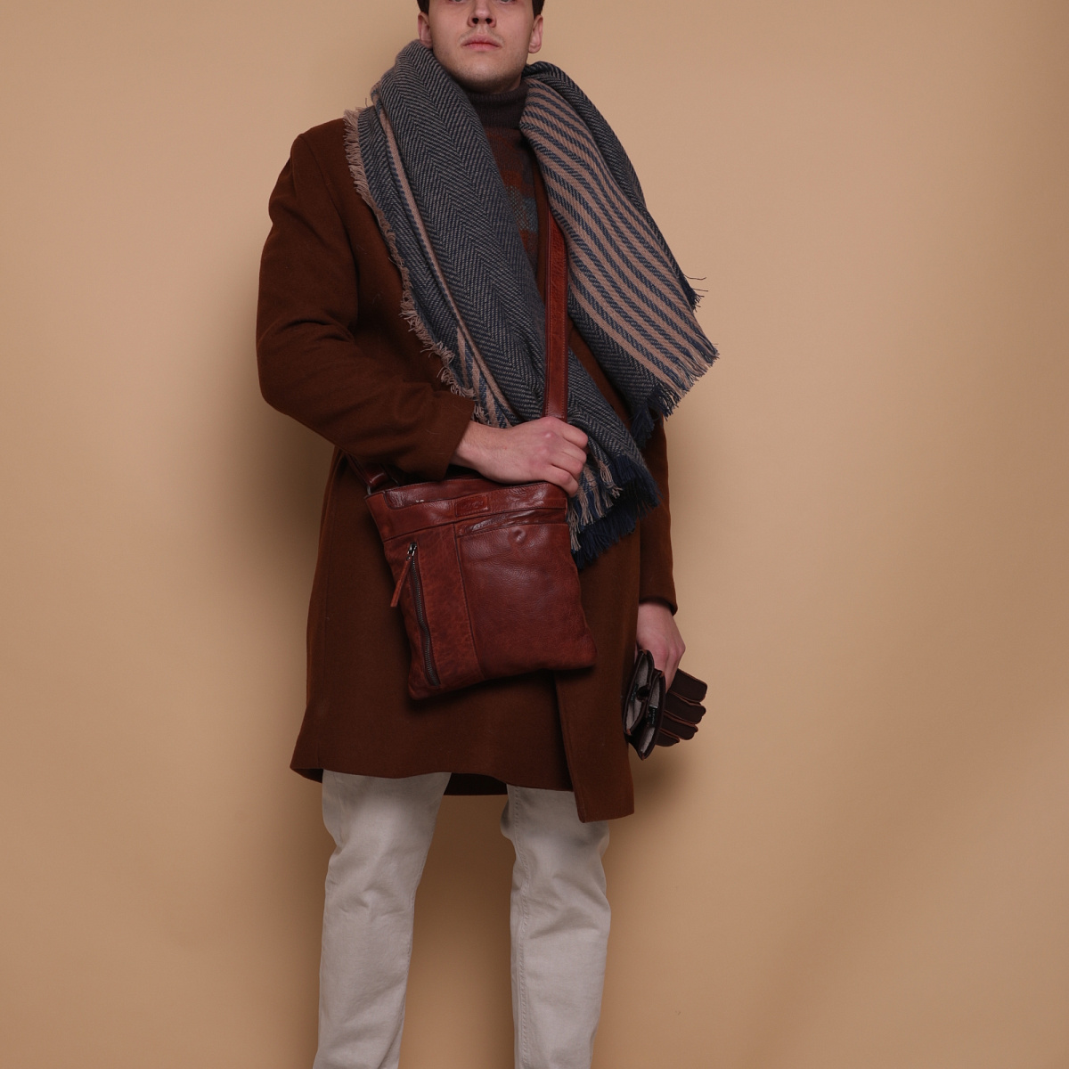 Сумка через плечо Dr.Koffer из натуральной кожи коричневая