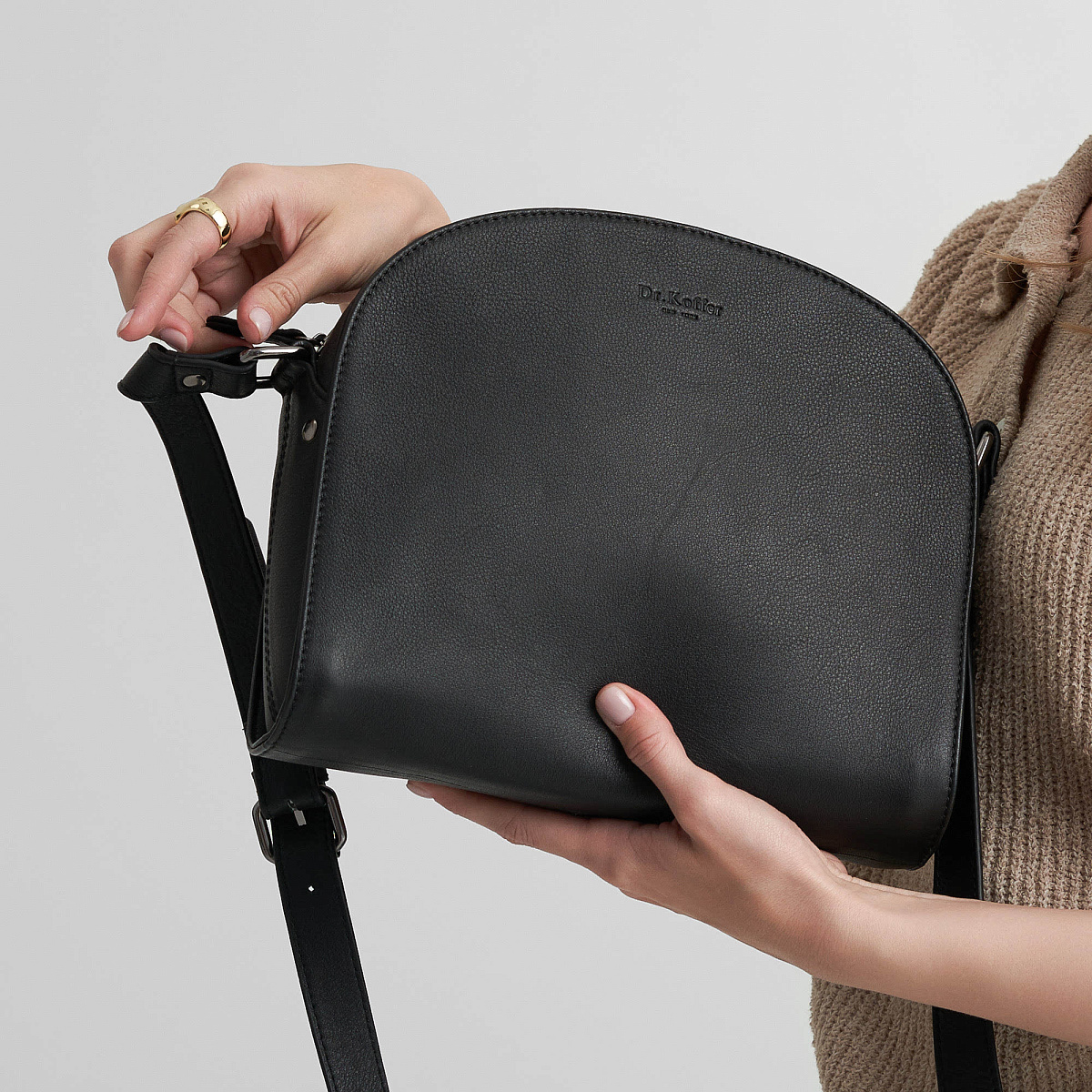Женская сумка Dr.Koffer из натуральной кожи чёрная