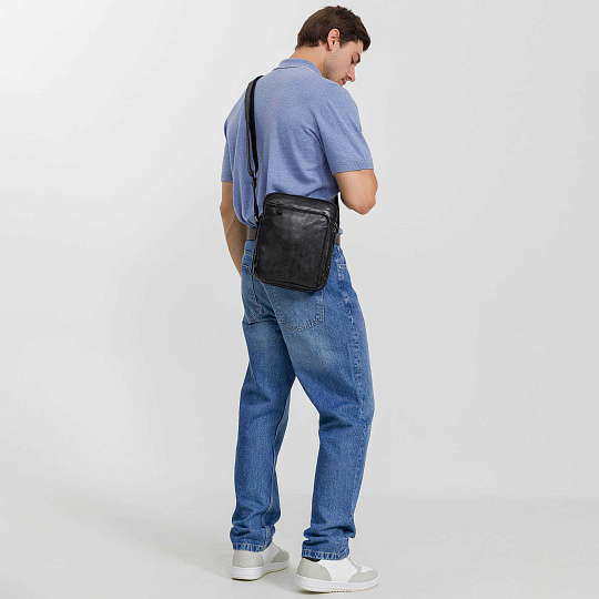 Сумка через плечо Dr.Koffer из натуральной кожи черная