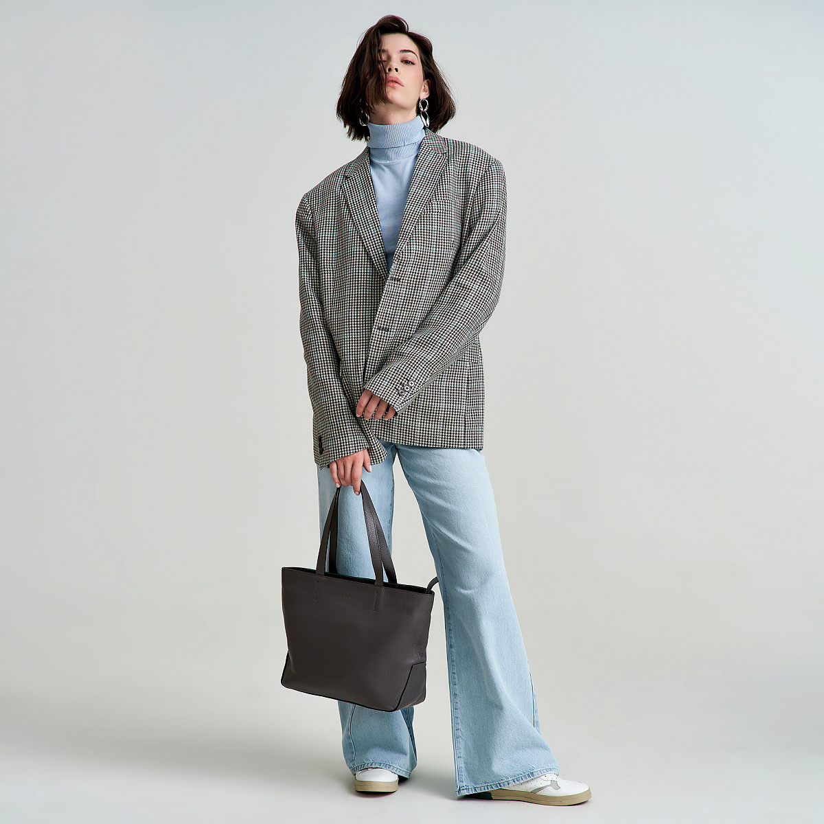 Женская сумка Dr. Koffer из натуральной кожи серая