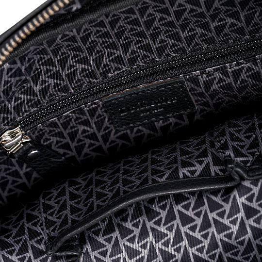 Сумка через плечо Dr.Koffer из натуральной кожи черная