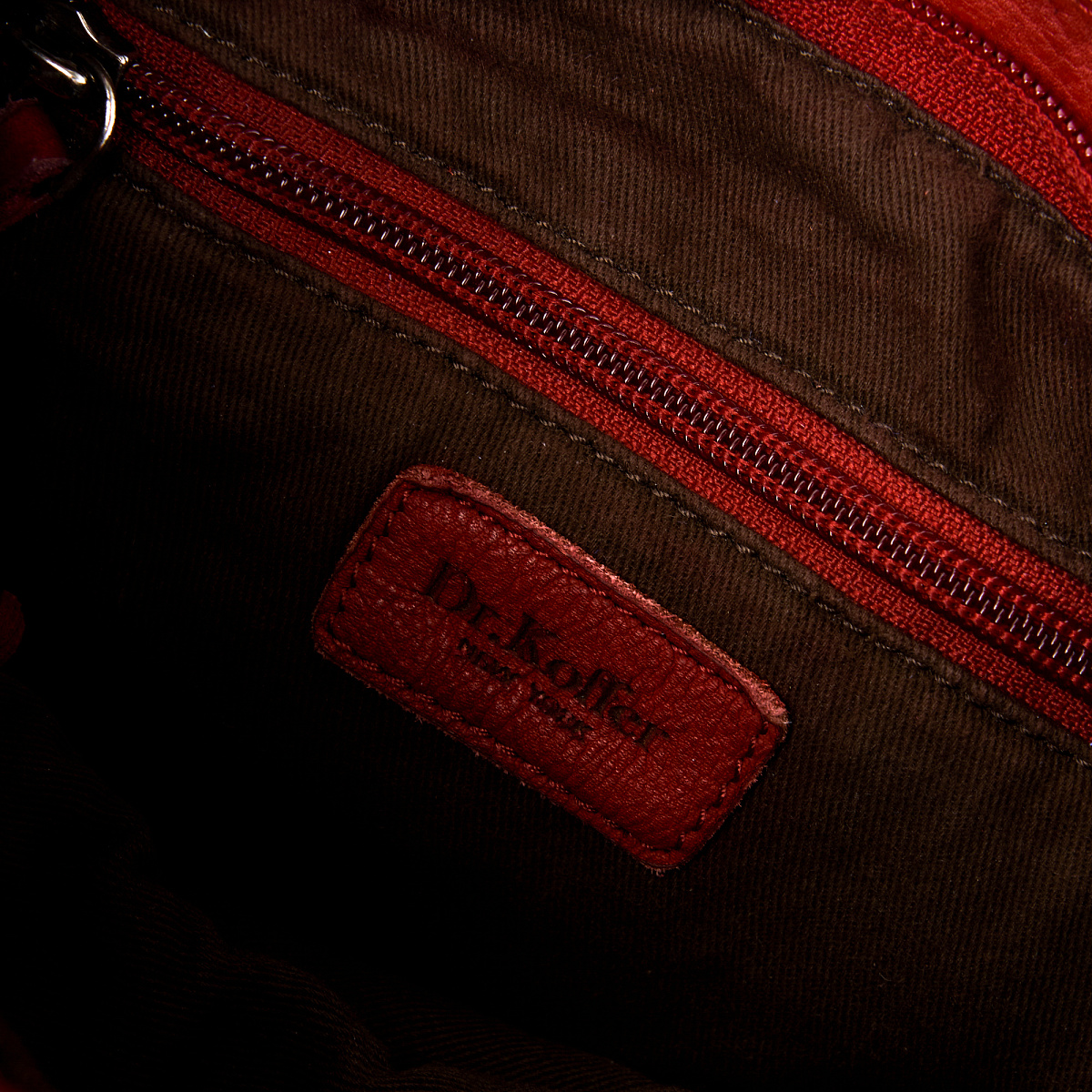 Сумка через плечо Dr.Koffer из натуральной кожи красная