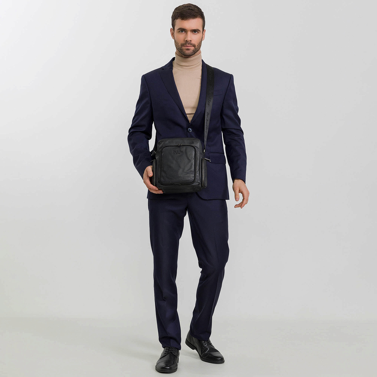 Сумка через плечо Dr.Koffer из натуральной кожи черная