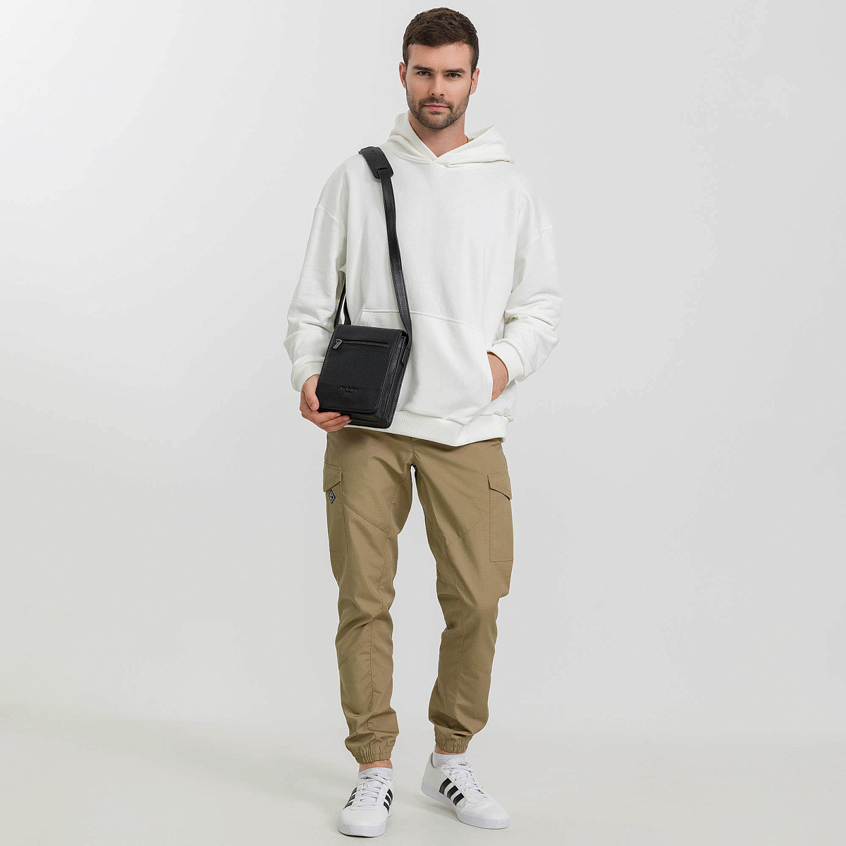 Сумка через плечо Dr.Koffer из натуральной кожи черная