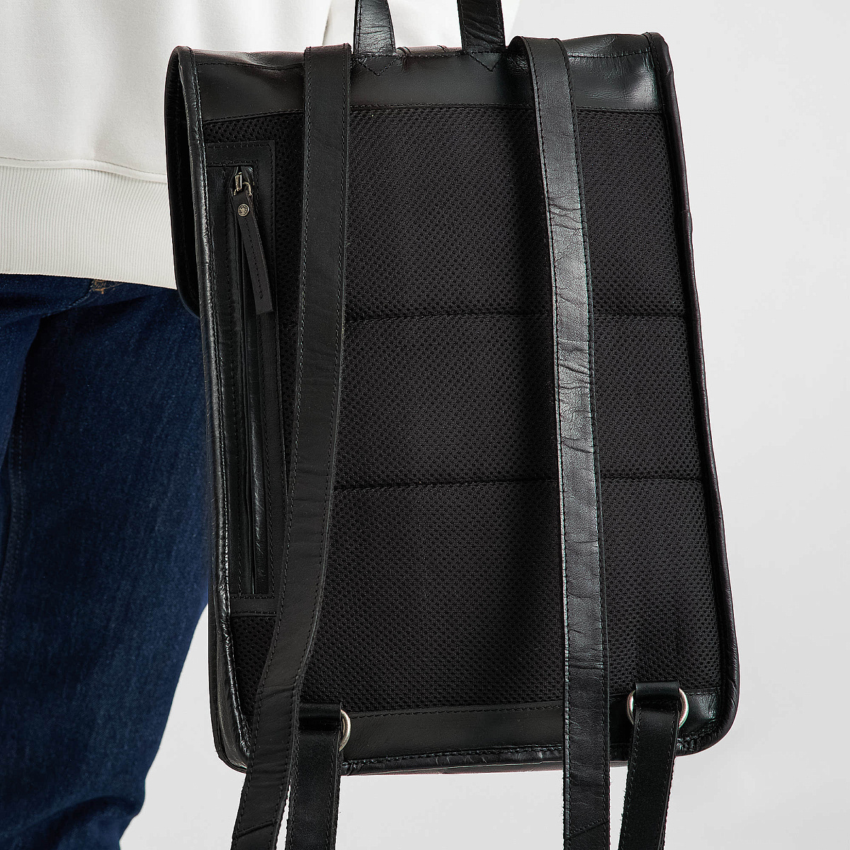 Рюкзак Dr.Koffer из натуральной кожи черный