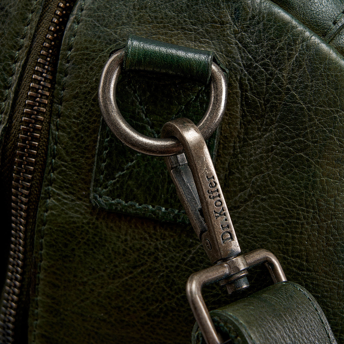 Сумка дорожная Dr.Koffer из натуральной кожи зеленая