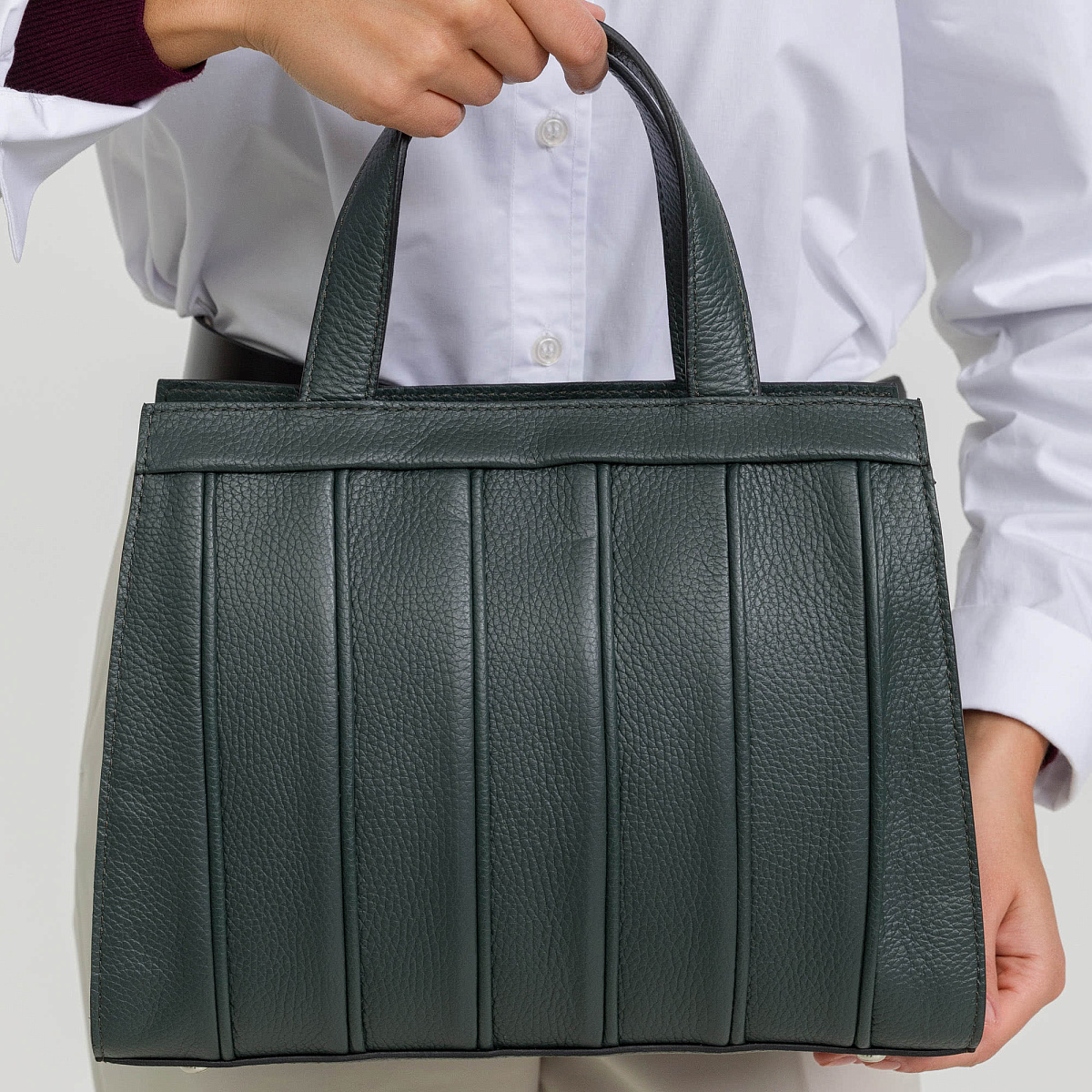 Женская сумка Dr. Koffer из натуральной кожи зеленая