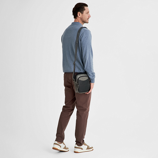 Сумка через плечо Dr.Koffer из натуральной кожи черная