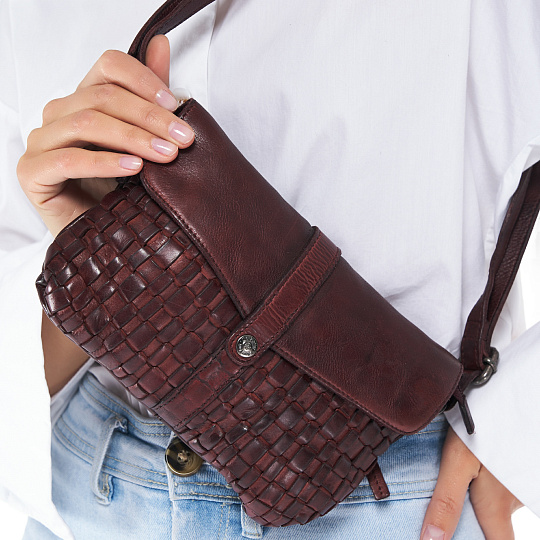 Сумка через плечо Dr.Koffer из натуральной кожи коричневая