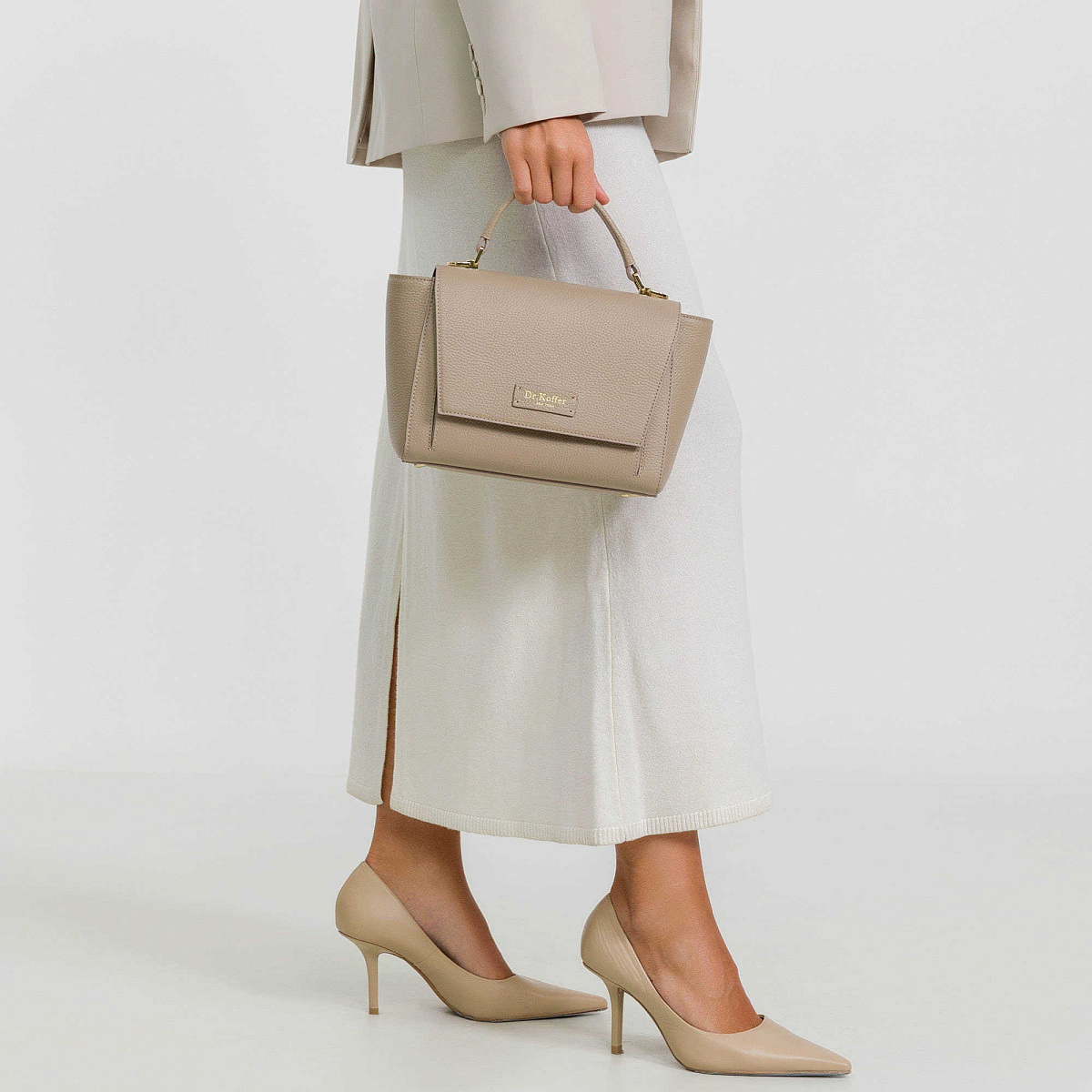 Женская сумка  Dr. Koffer из натуральной кожи бежевая