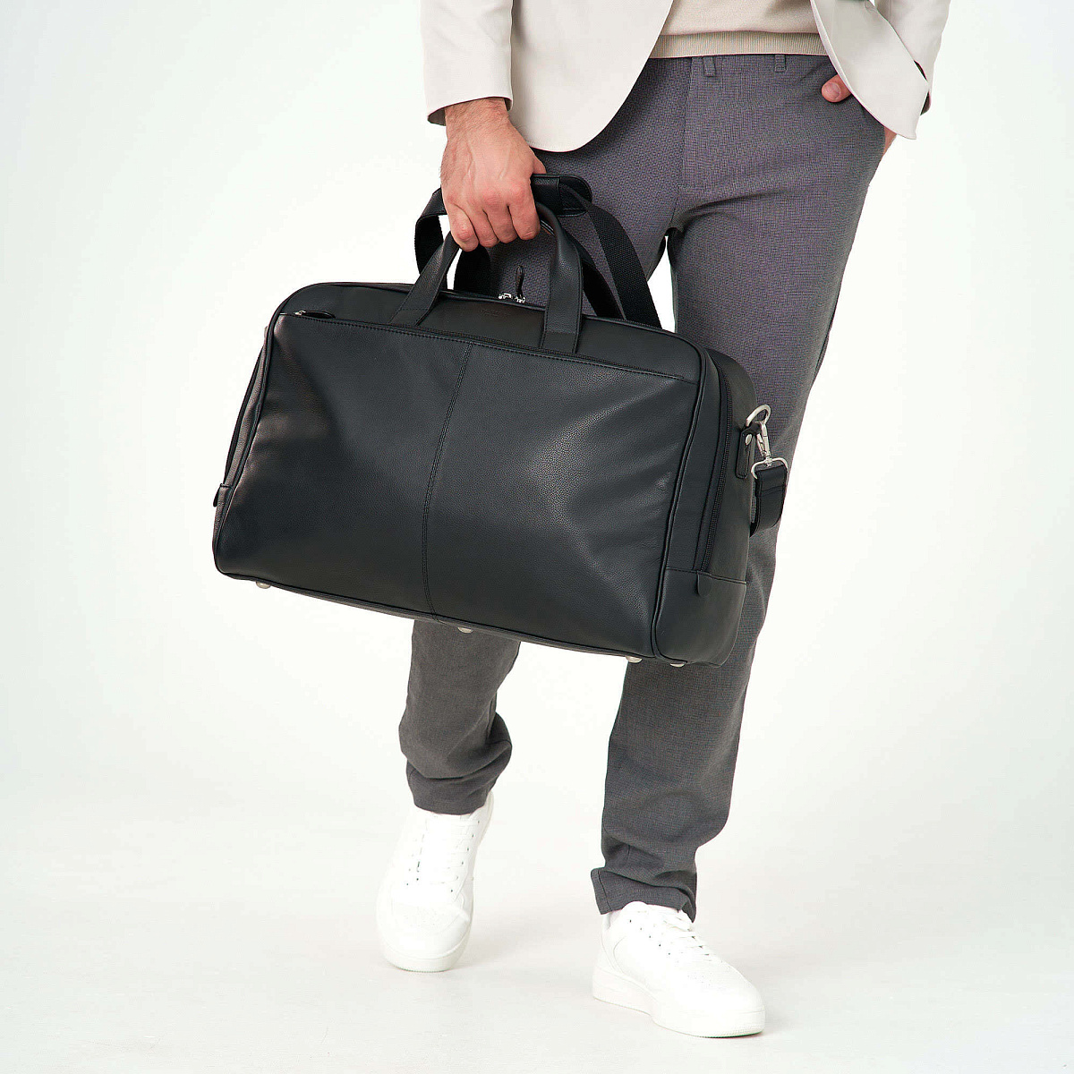 Сумка дорожная Dr.Koffer из натуральной кожи черная