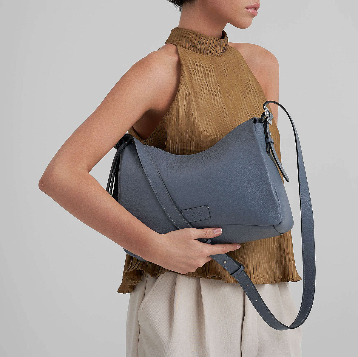Женская сумка Dr. Koffer из натуральной кожи серая