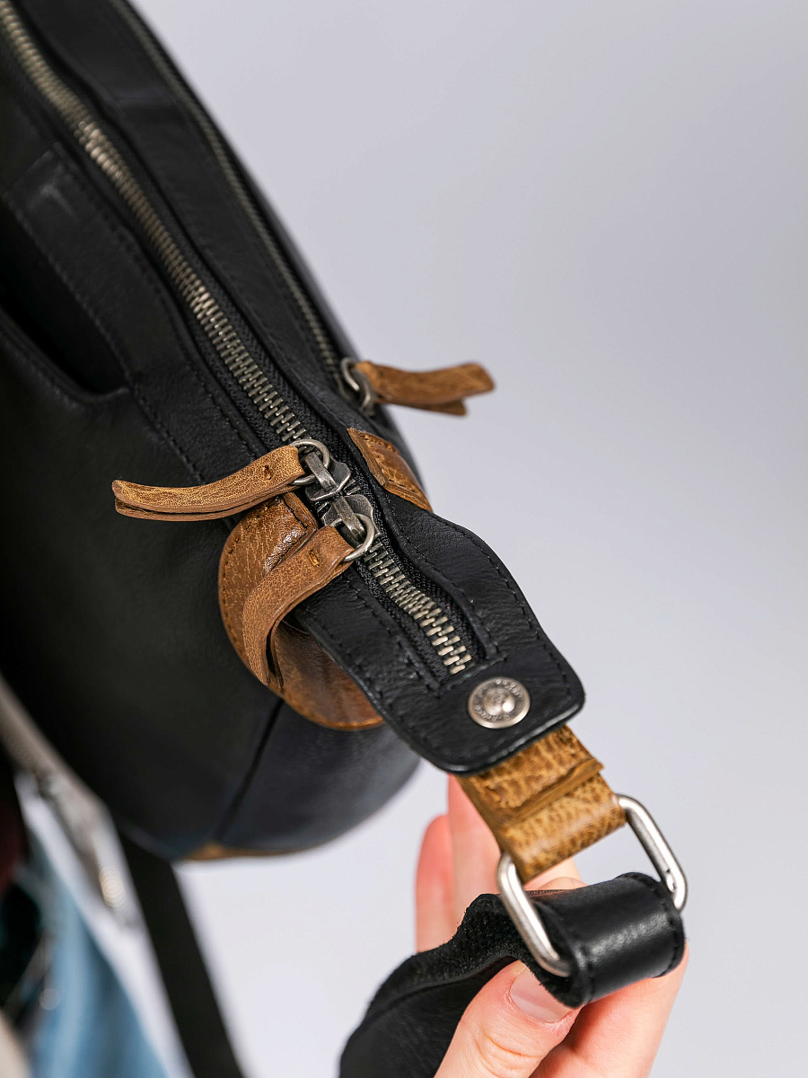 Сумка через плечо Dr. Koffer из натуральной кожи черная