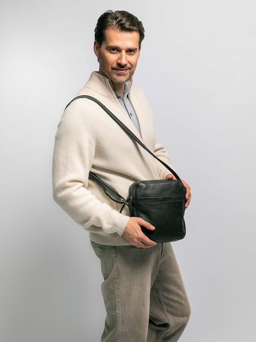 Сумка через плечо Dr.Koffer из натуральной кожи черная