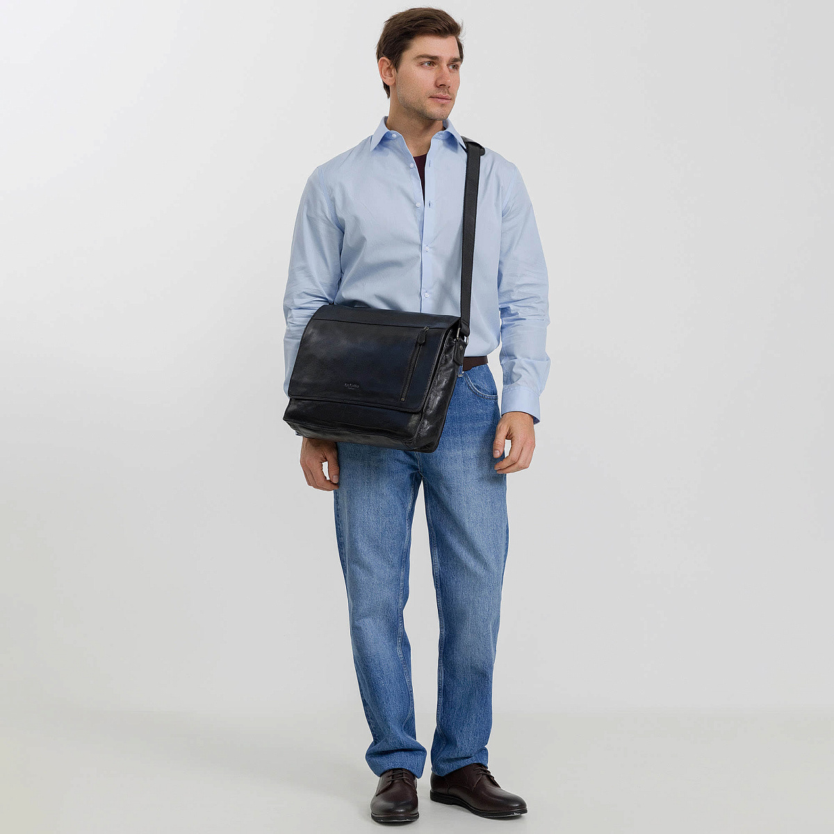 Сумка через плечо Dr.Koffer из натуральной кожи черная