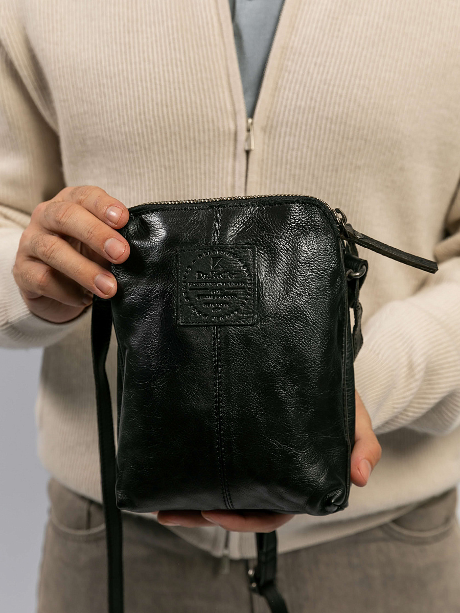 Сумка через плечо Dr.Koffer из натуральной кожи черная