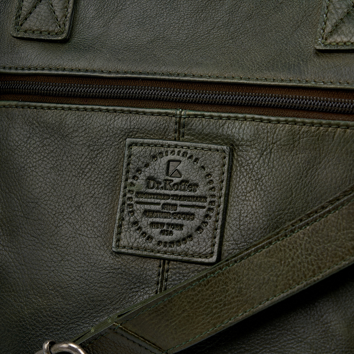 Деловая сумка Dr.Koffer из натуральной кожи зеленая