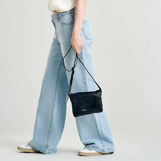 Сумка через плечо Dr.Koffer из натуральной кожи синяя