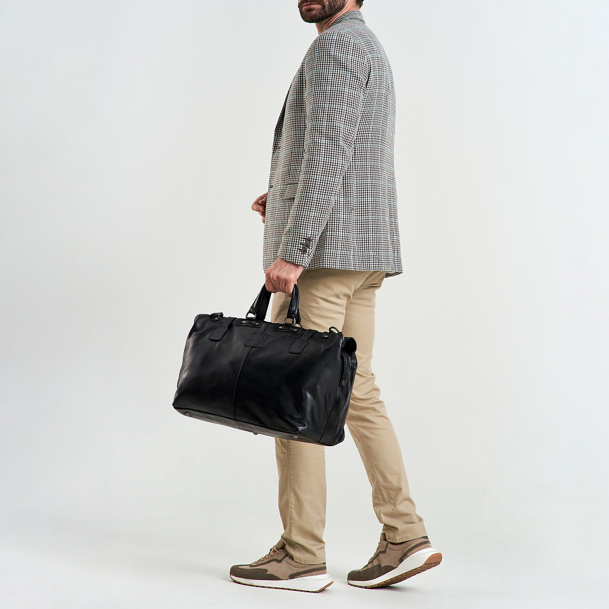 Сумка дорожная Dr.Koffer из натуральной кожи черная