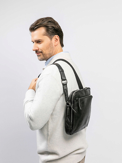 Сумка через плечо Dr.Koffer из натуральной кожи черная