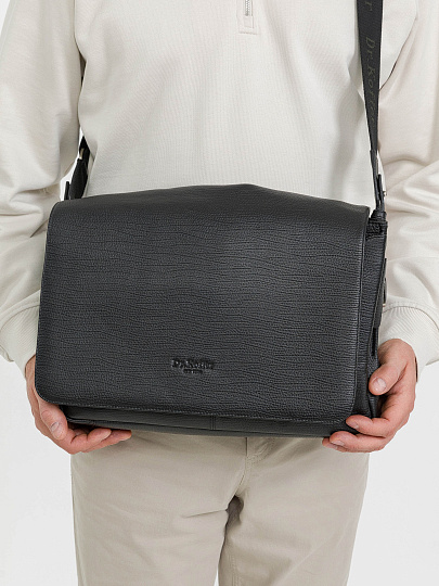 Сумка через плечо Dr.Koffer из натуральной кожи черная