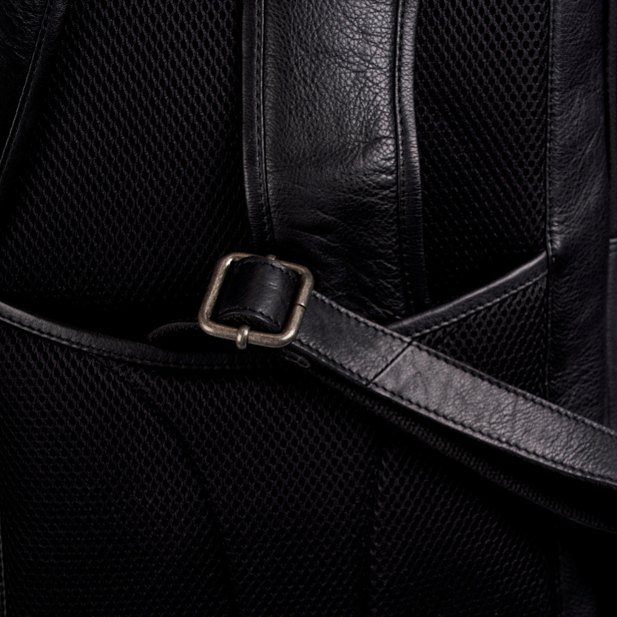 Рюкзак Dr.Koffer из натуральной кожи зеленый