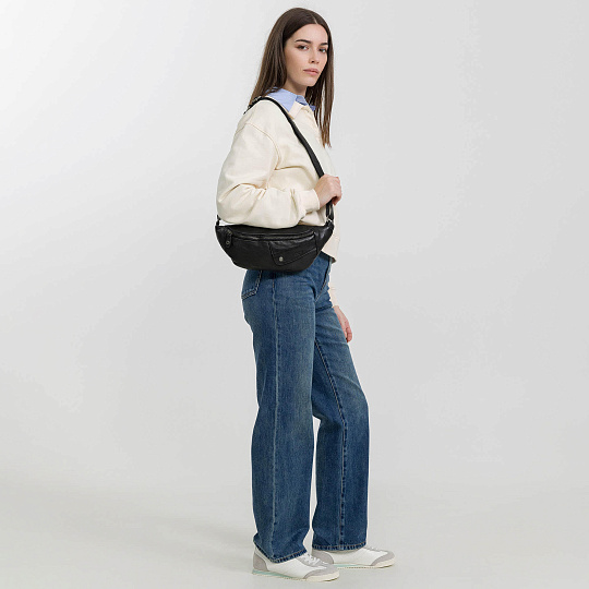 Сумка на пояс Dr. Koffer из натуральной кожи черная