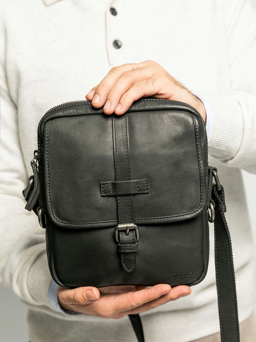 Сумка через плечо Dr.Koffer из натуральной кожи черная