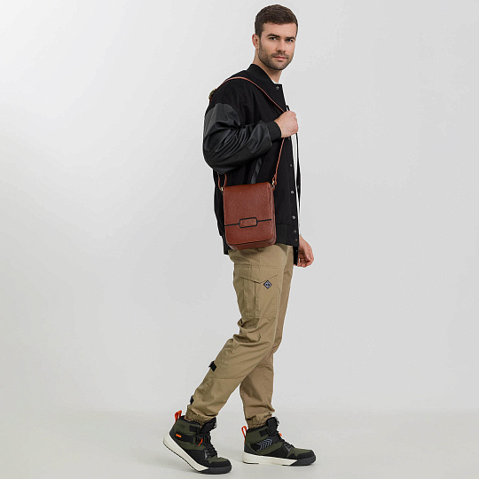 Сумка через плечо Dr.Koffer из натуральной кожи коричневая