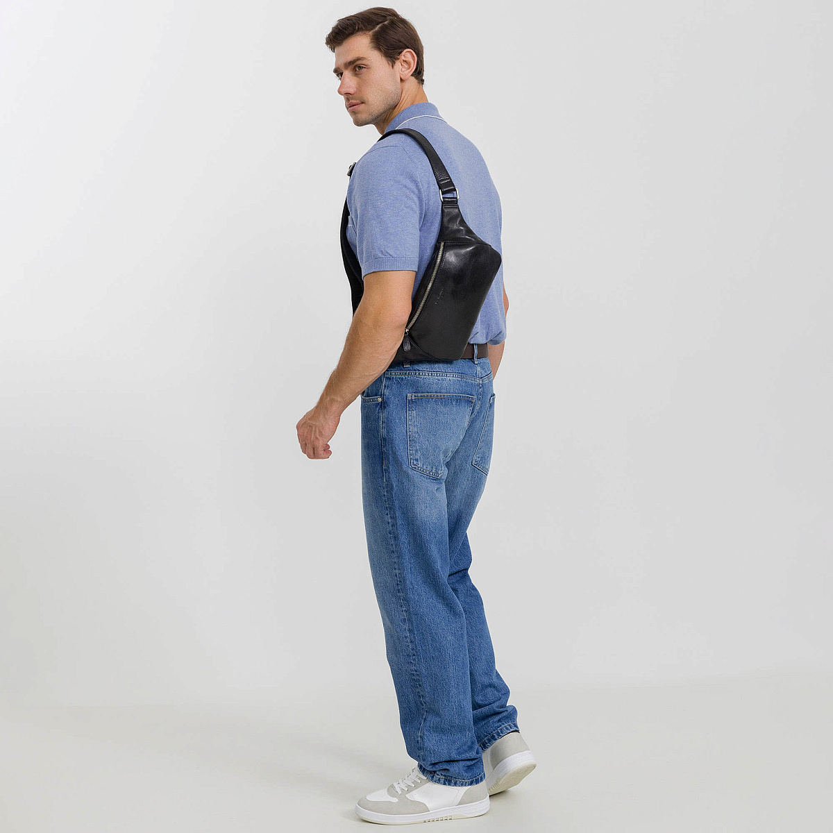 Сумка на пояс Dr. Koffer из натуральной кожи черная