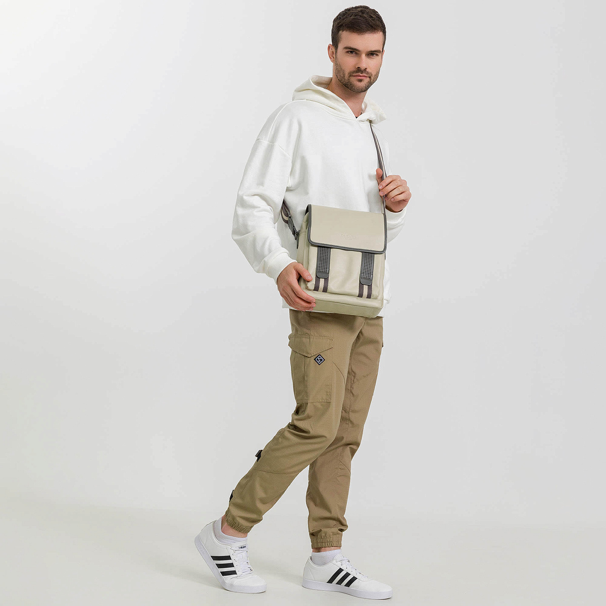 Сумка через плечо Dr.Koffer из натуральной кожи бежевая