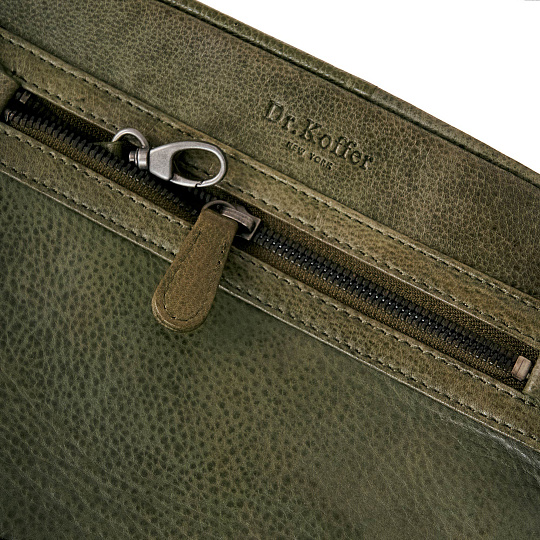 Сумка через плечо Dr.Koffer из натуральной кожи зеленая