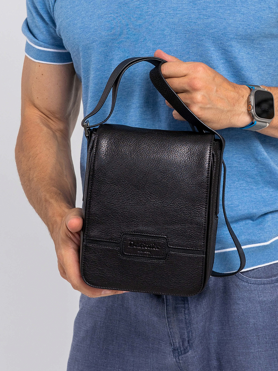 Сумка через плечо Dr.Koffer из натуральной кожи черная